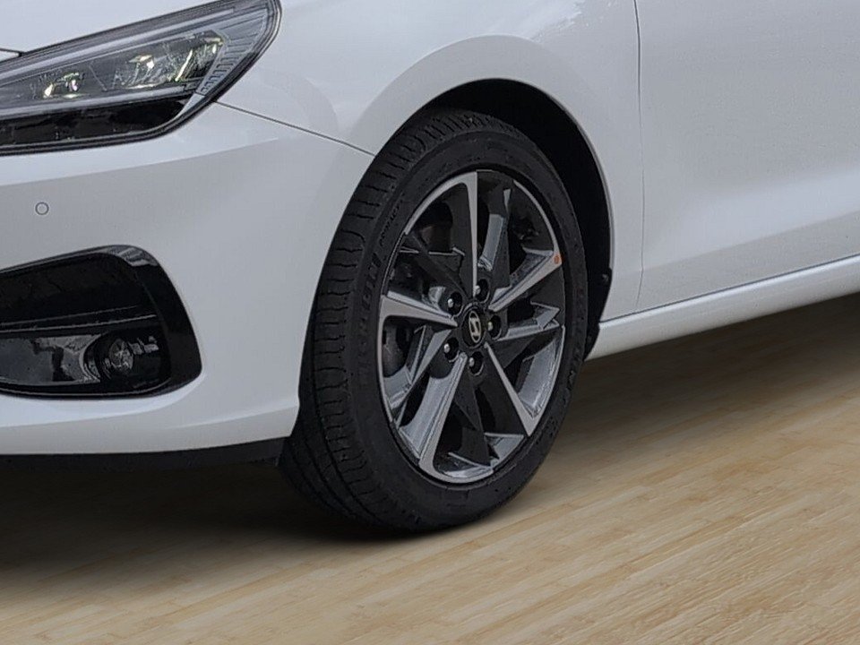 Fahrzeugabbildung Hyundai i30 KOMBI 1.0T DCT ADVANTAGE NAV+2xSHZ+KAMERA+QI