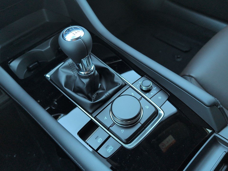 Fahrzeugabbildung Mazda 3 SKY-G 140 TAKUMI NAVI+360+BOSE+HUD+MATRIX+SHZ+