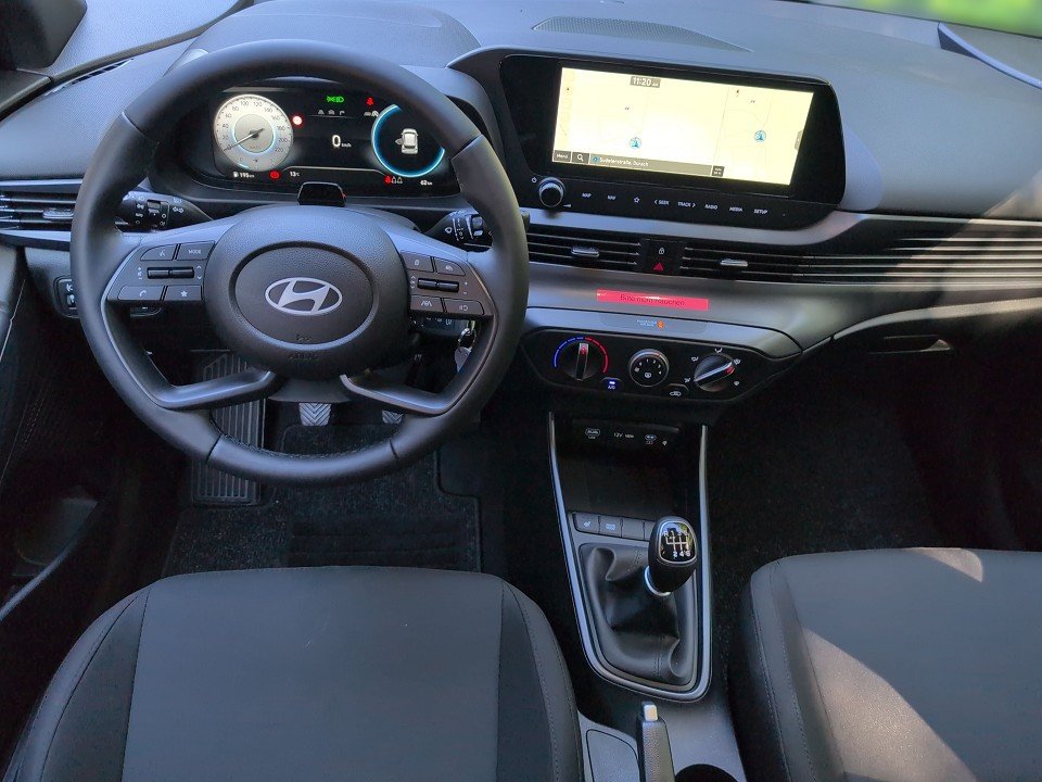 Fahrzeugabbildung Hyundai i20 1.0T BLACKLINE GARANTIE-06/31 BOSE+NAVI+KAM+
