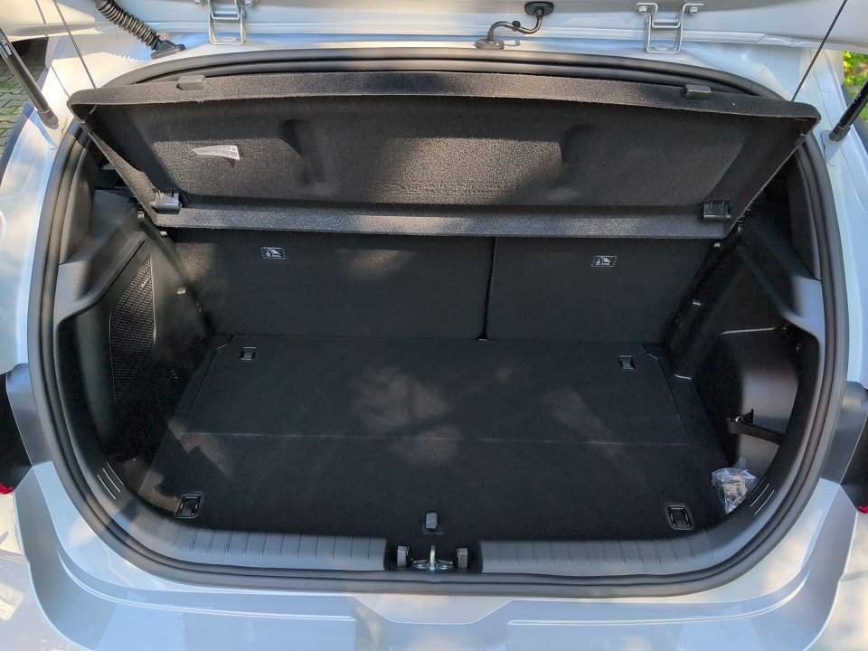 Fahrzeugabbildung Hyundai i20 1.0T BLACKLINE GARANTIE-06/31 BOSE+NAVI+KAM+