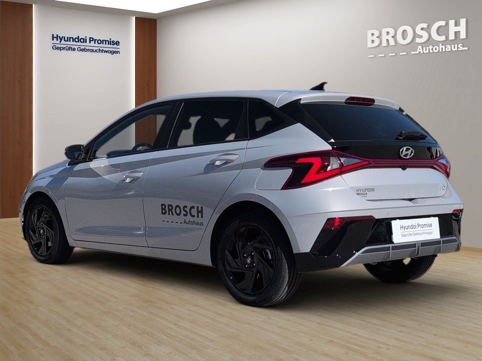 Fahrzeugabbildung Hyundai i20 1.0T BLACKLINE GARANTIE-06/31 BOSE+NAVI+KAM+
