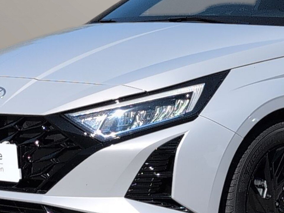 Fahrzeugabbildung Hyundai i20 1.0T BLACKLINE GARANTIE-06/31 BOSE+NAVI+KAM+