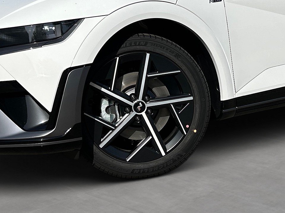 Fahrzeugabbildung Hyundai IONIQ 5 MY25 84kWh N LINE 570KM-RANGE MATRIX+NAV