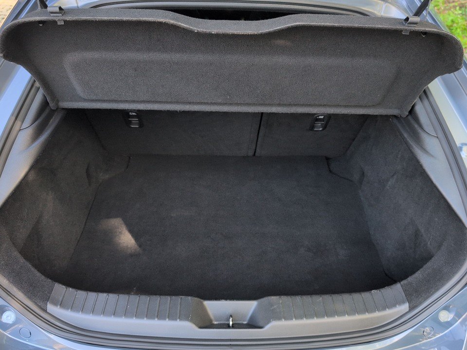Fahrzeugabbildung Mazda 3 SKY-X 2.0 AWD SELECTION DES/PRE-P 1HD 18'+BOSE