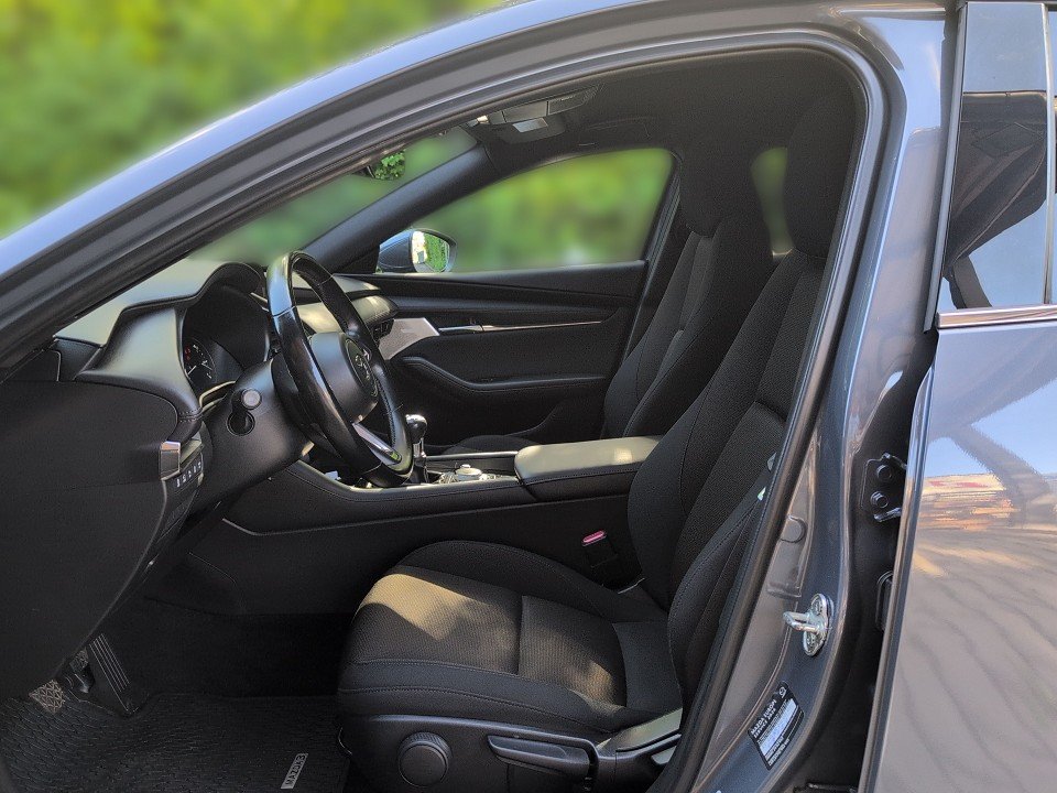 Fahrzeugabbildung Mazda 3 SKY-X 2.0 AWD SELECTION DES/PRE-P 1HD 18'+BOSE