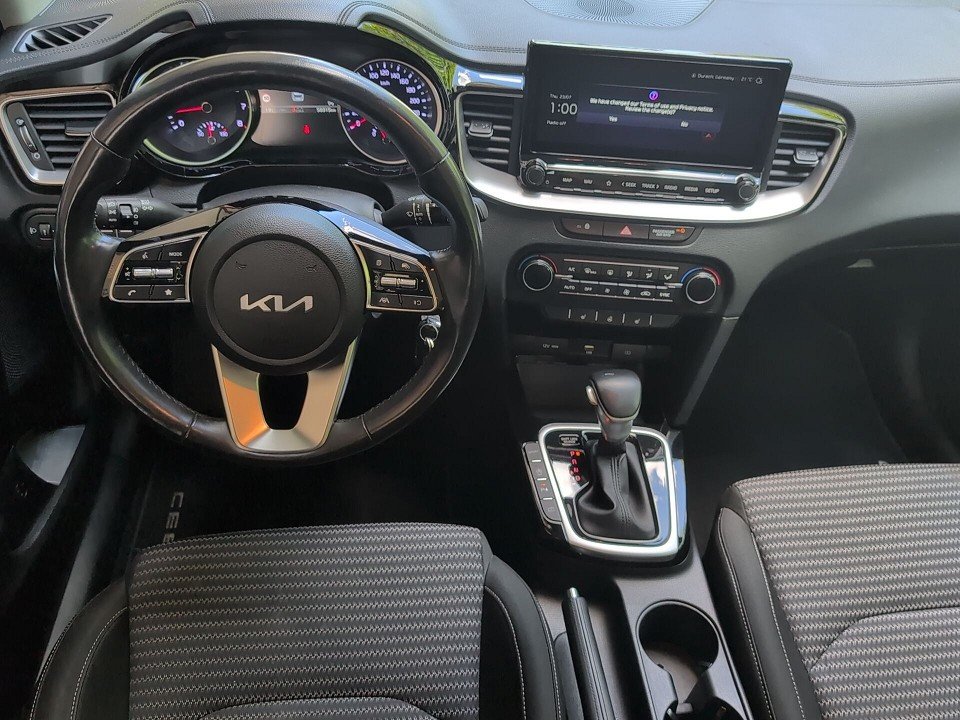 Fahrzeugabbildung Kia CEED KOMBI 1.5T VISION AHK KOMF/NAV-PAKET 1.HD Vision