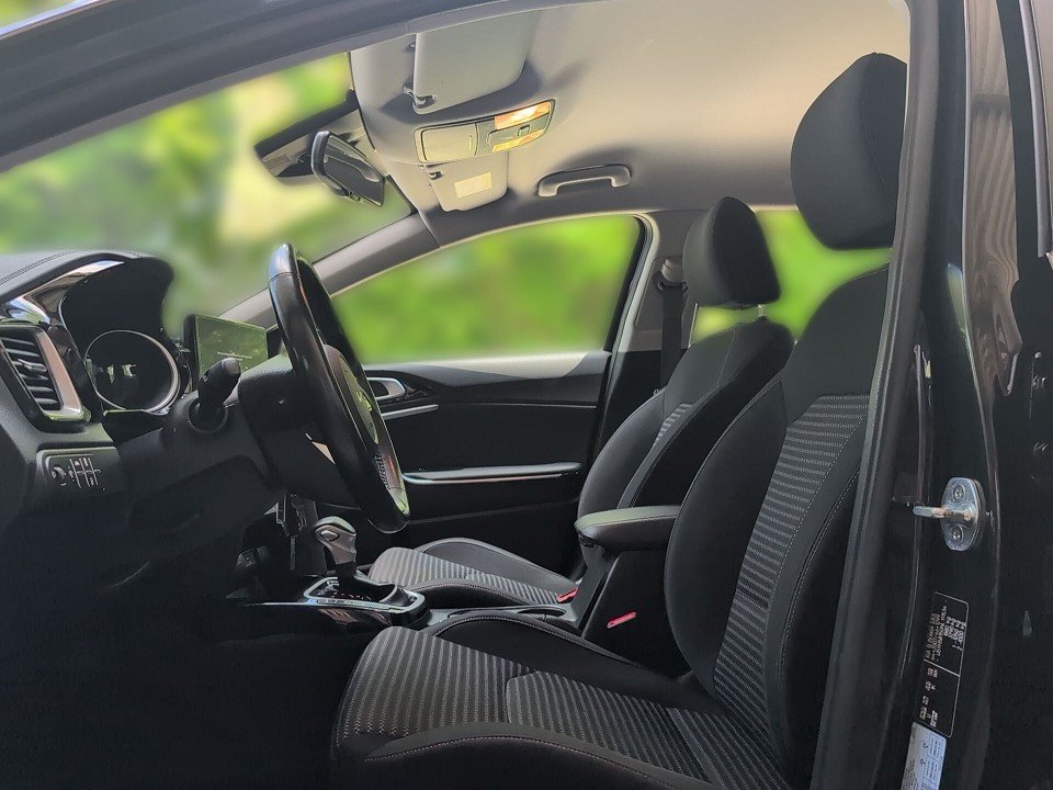 Fahrzeugabbildung Kia CEED KOMBI 1.5T VISION AHK KOMF/NAV-PAKET 1.HD Vision