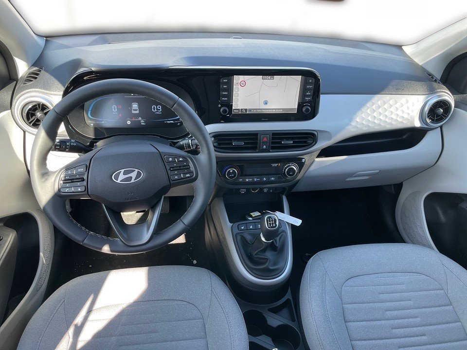 Fahrzeugabbildung Hyundai i10 1.2 PRIME 5J-GARANTIE SMART-KEY+NAV+KAM+PDC+