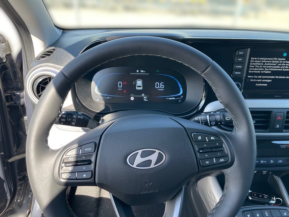 Fahrzeugabbildung Hyundai i10 1.2 PRIME 5J-GARANTIE SMART-KEY+NAV+KAM+PDC+
