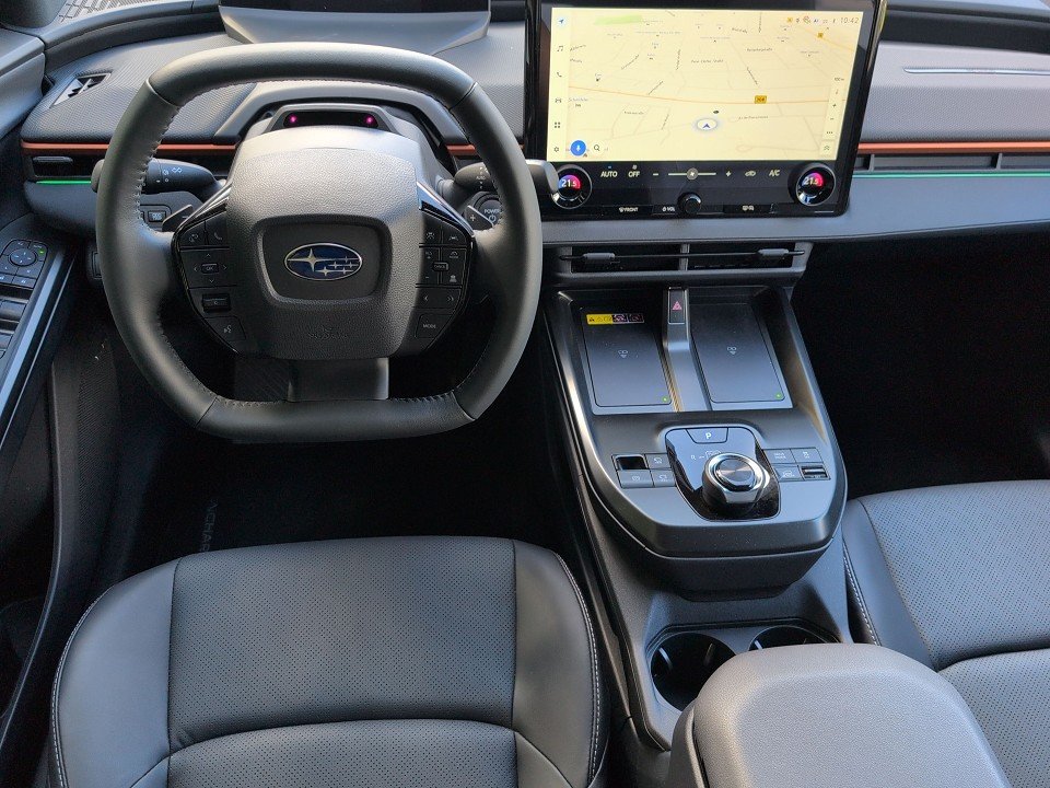 Fahrzeugabbildung Subaru UNCHARTED 77kWh PLATINUM-PLUS AWD PANO+H/K+360++