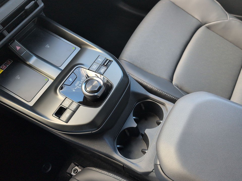 Fahrzeugabbildung Subaru UNCHARTED 77kWh PLATINUM-PLUS AWD PANO+H/K+360++
