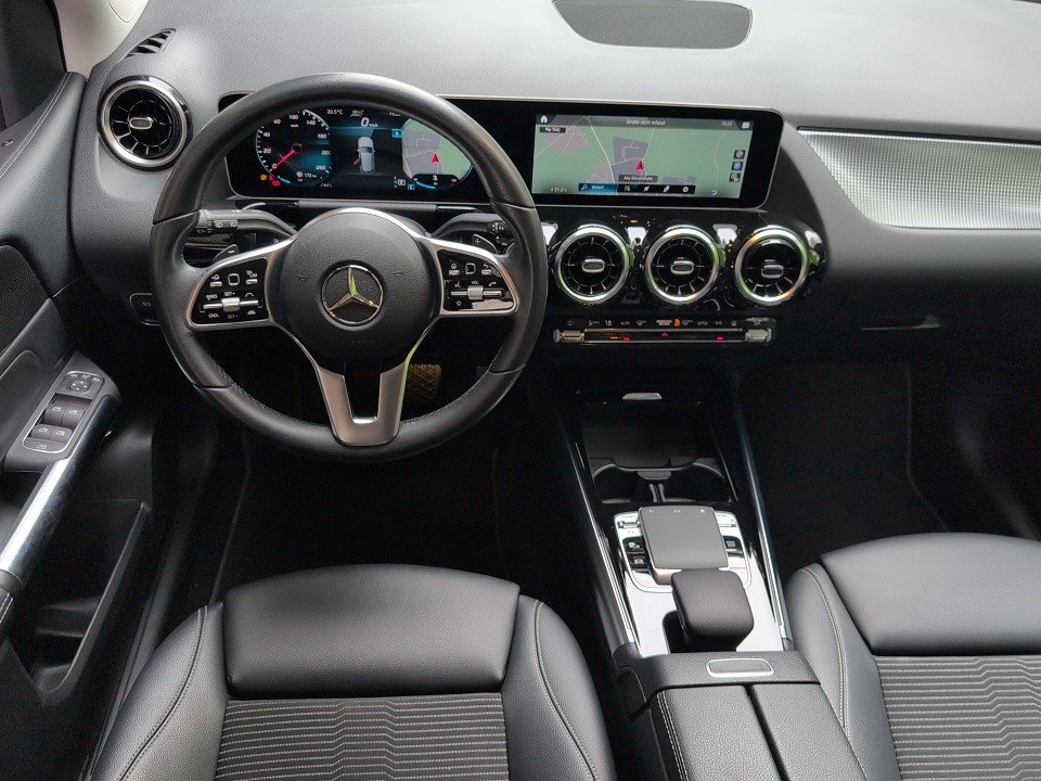 Fahrzeugabbildung Mercedes-Benz B220 PROGRESSIVE 4MATIC AT AHK+NAV+KAM+CARPLAY++ B 220 4Matic (247.045)