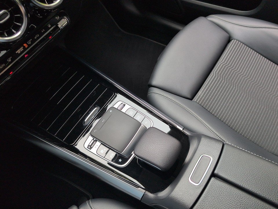 Fahrzeugabbildung Mercedes-Benz B220 PROGRESSIVE 4MATIC AT AHK+NAV+KAM+CARPLAY++ B 220 4Matic (247.045)
