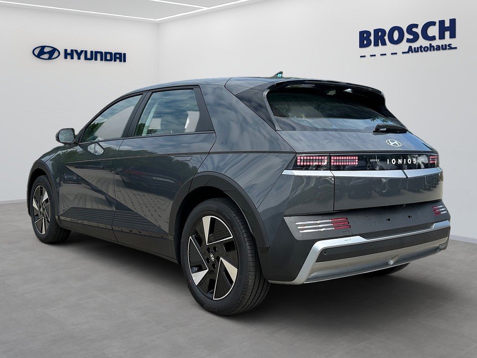 Fahrzeugabbildung Hyundai IONIQ 5 63kWh DYNAMIQ 440KM-REICHWEITE SHZ+NAVI+