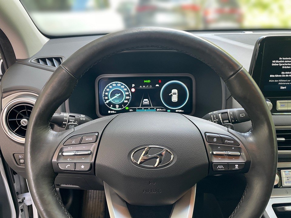 Fahrzeugabbildung Hyundai KONA EV MY23 64kWh TREND AHK NAV-P GARANT-30 97%