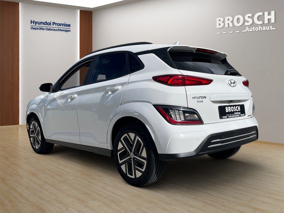 Fahrzeugabbildung Hyundai KONA EV MY23 64kWh TREND AHK NAV-P GARANT-30 97%