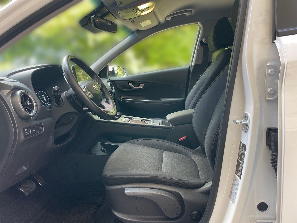 Fahrzeugabbildung Hyundai KONA EV MY23 64kWh TREND AHK NAV-P GARANT-30 97%