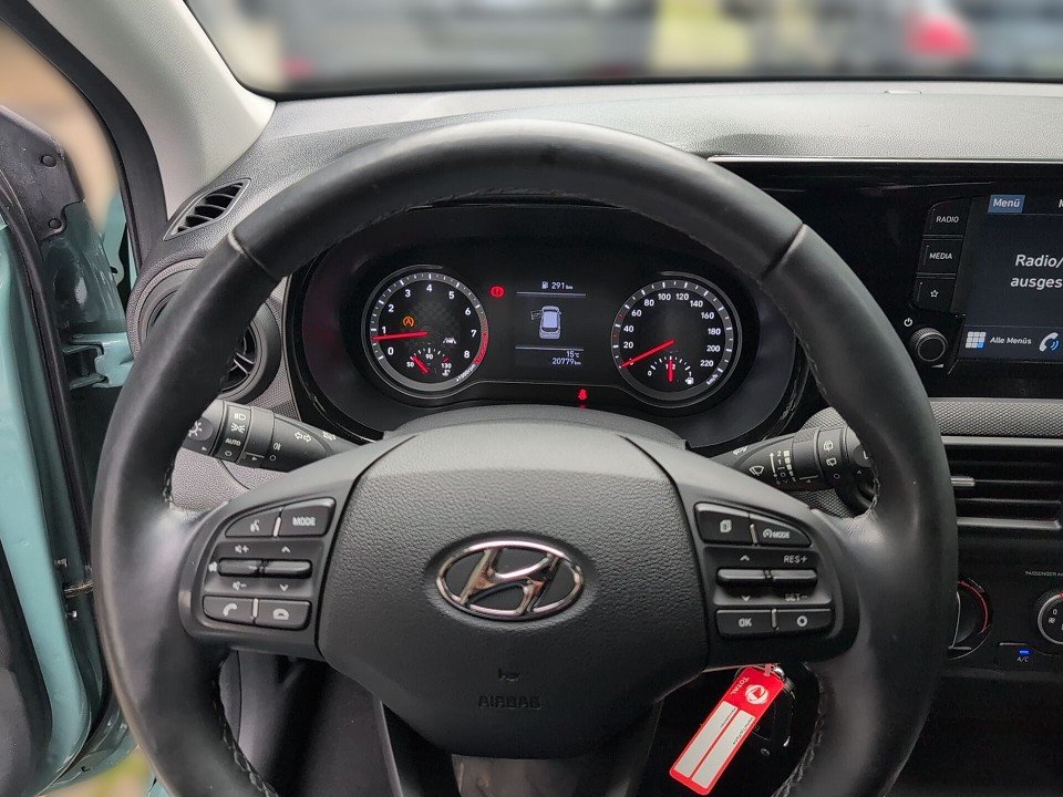 Fahrzeugabbildung Hyundai i10 1.0 EDITION-30 1HD GARANTIE PDC+CARPLAY+SHZ+ Edition 30