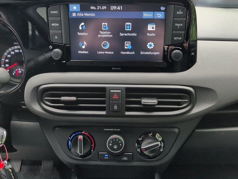 Fahrzeugabbildung Hyundai i10 1.0 EDITION-30 1HD GARANTIE PDC+CARPLAY+SHZ+ Edition 30