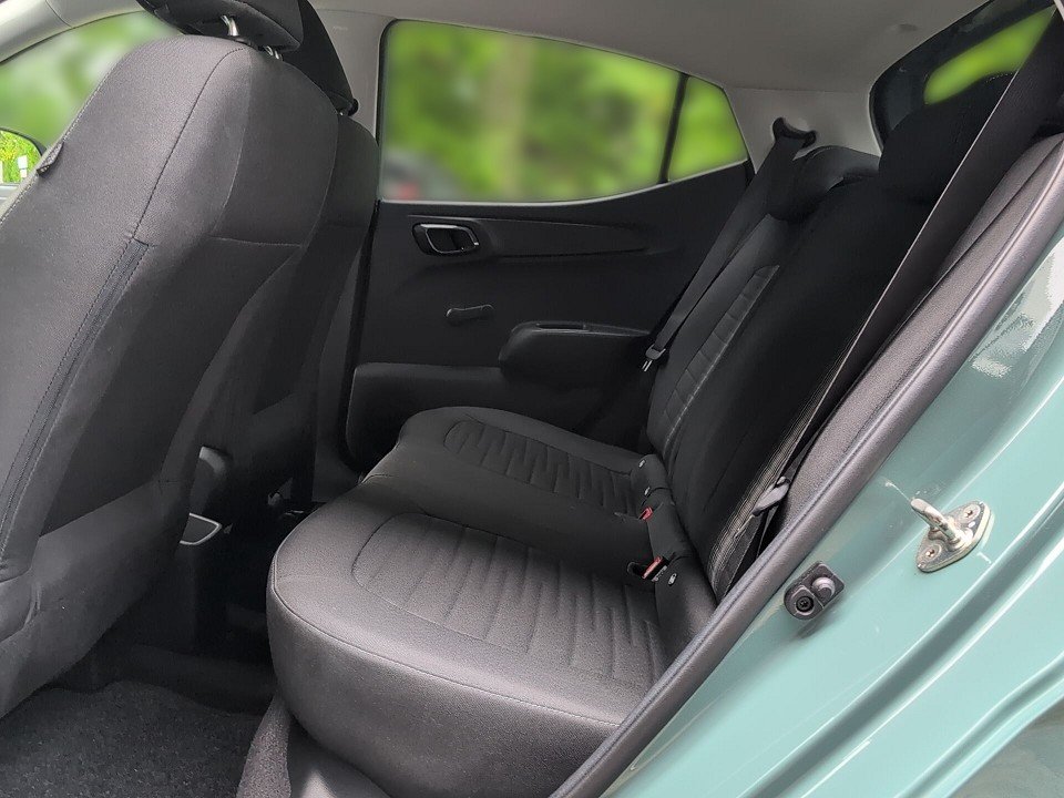 Fahrzeugabbildung Hyundai i10 1.0 EDITION-30 1HD GARANTIE PDC+CARPLAY+SHZ+ Edition 30