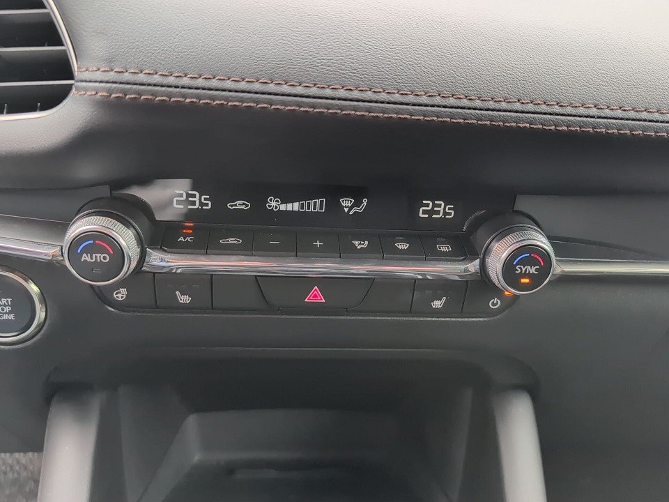 Fahrzeugabbildung Mazda 3 SKY-G 140 AT EXCLUSIVE GARANTIE-9.31 DESI/DASO
