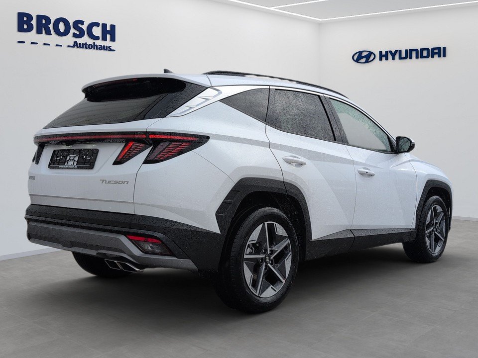 Fahrzeugabbildung Hyundai TUCSON 1.6T 7-DCT TREND 5J-GARANTIE LED+NAV+KAM+