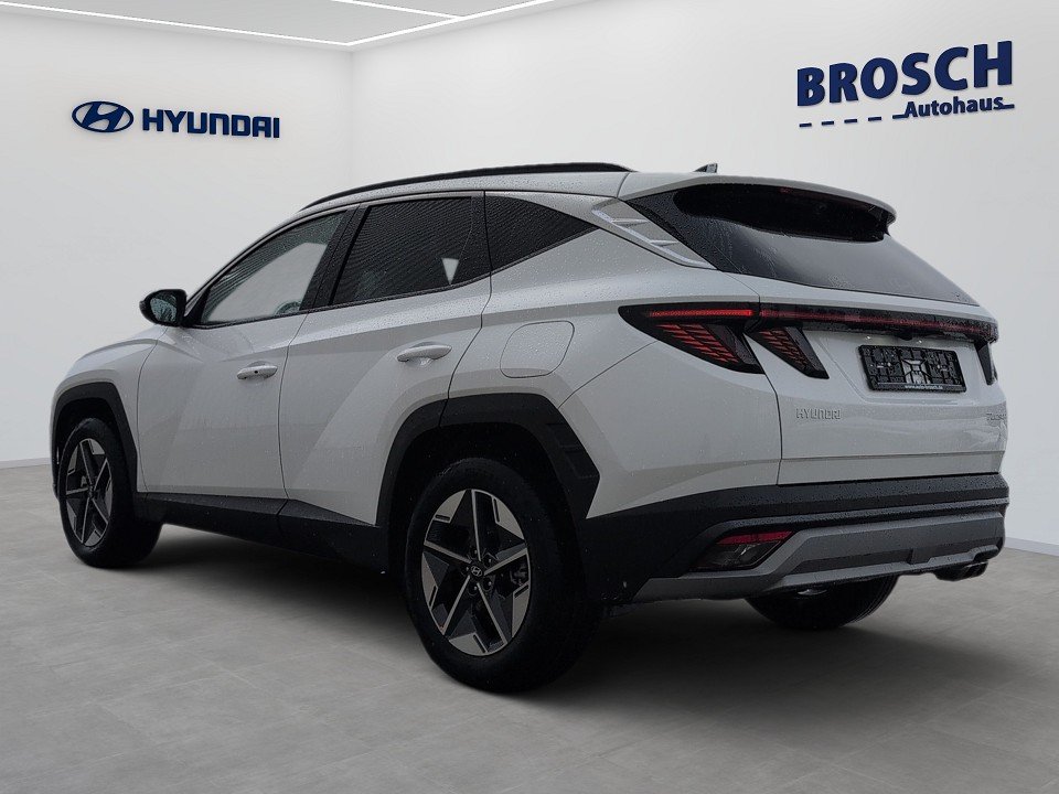 Fahrzeugabbildung Hyundai TUCSON 1.6T 7-DCT TREND 5J-GARANTIE LED+NAV+KAM+