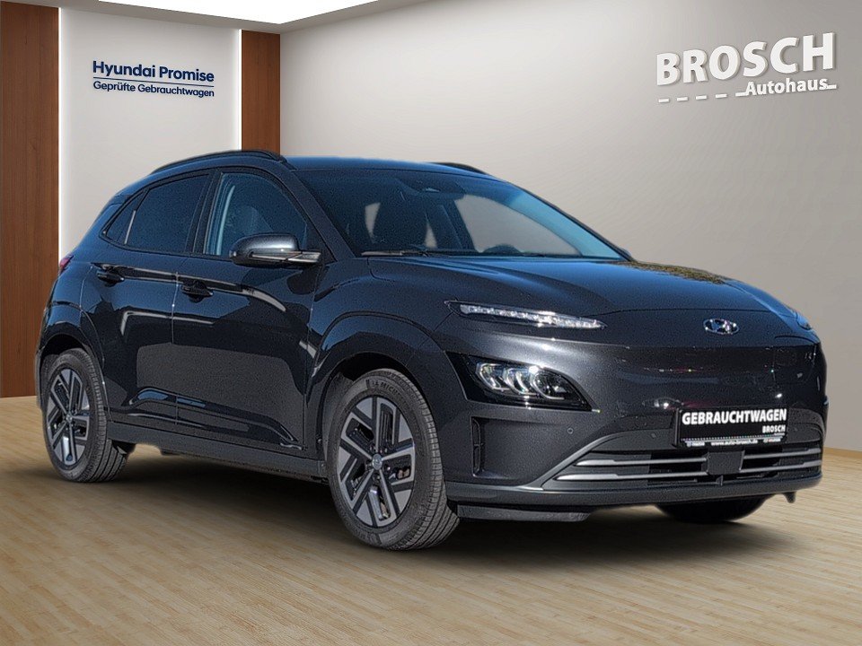 Fahrzeugabbildung Hyundai KONA EV MY23 TREND NAV-P 484KM-RW GARANTIE-06.31