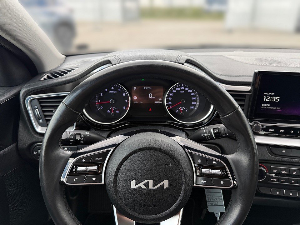 Fahrzeugabbildung Kia XCEED 1.5T AUT VISION KOMF-P 1HD 18+NAV+LED+KAM Vision