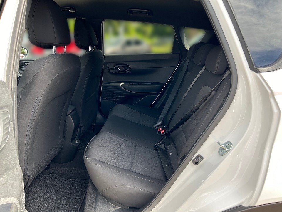 Fahrzeugabbildung Hyundai BAYON 1.0T 48V 7DCT CONNECT&GO 1HD GARANTIE BOSE