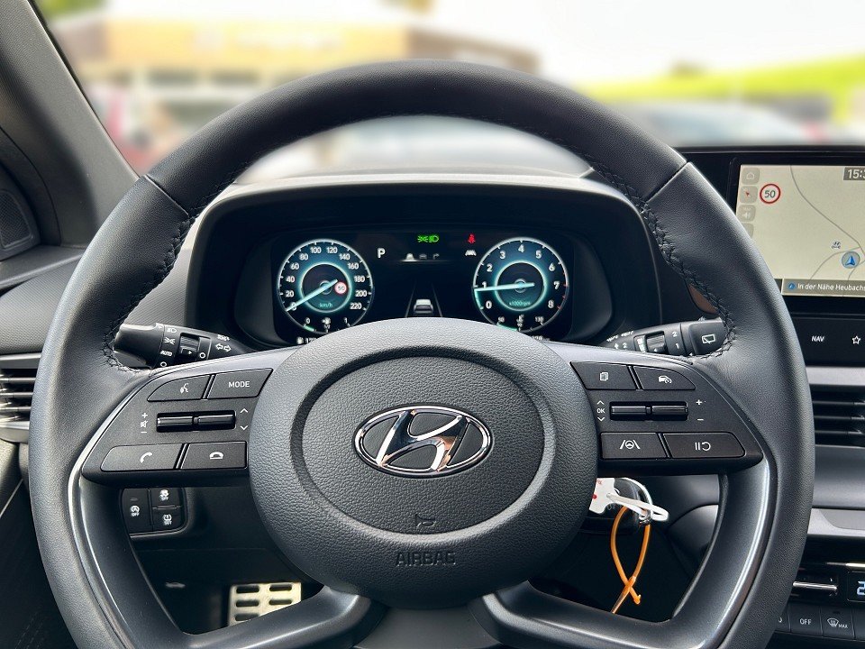 Fahrzeugabbildung Hyundai BAYON 1.0T 48V 7DCT CONNECT&GO 1HD GARANTIE BOSE